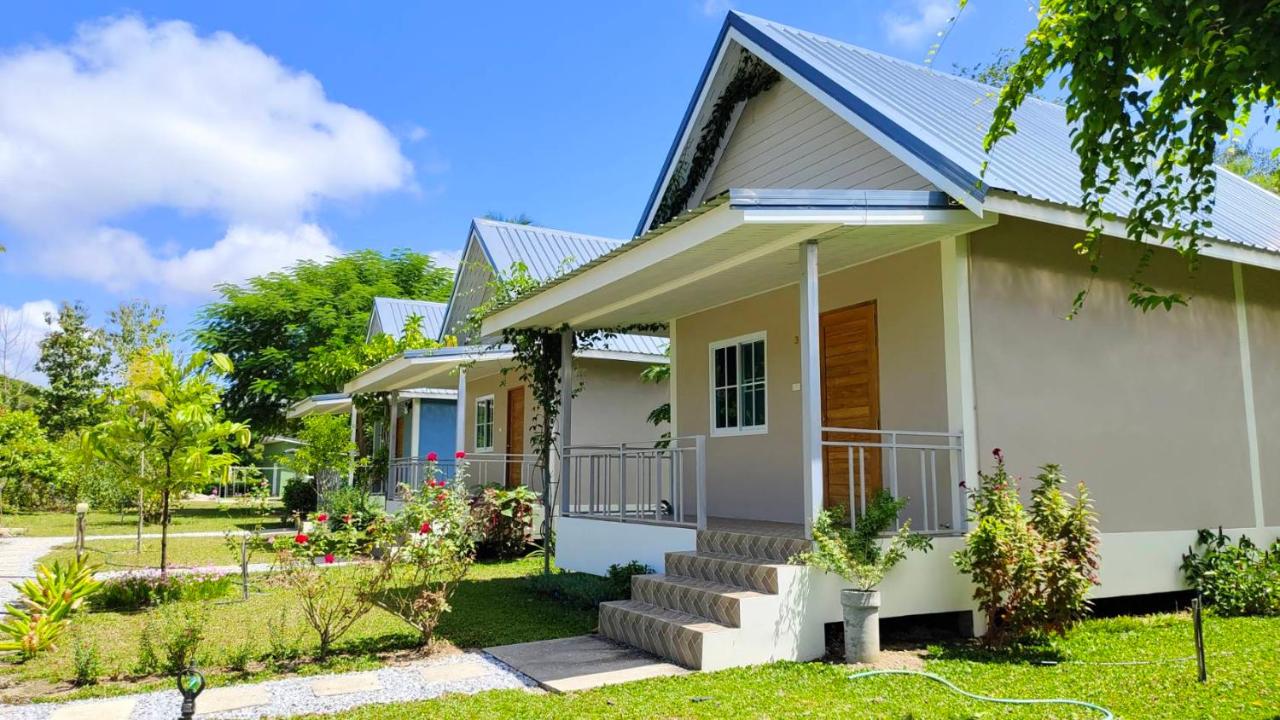 Queen Room with Garden View