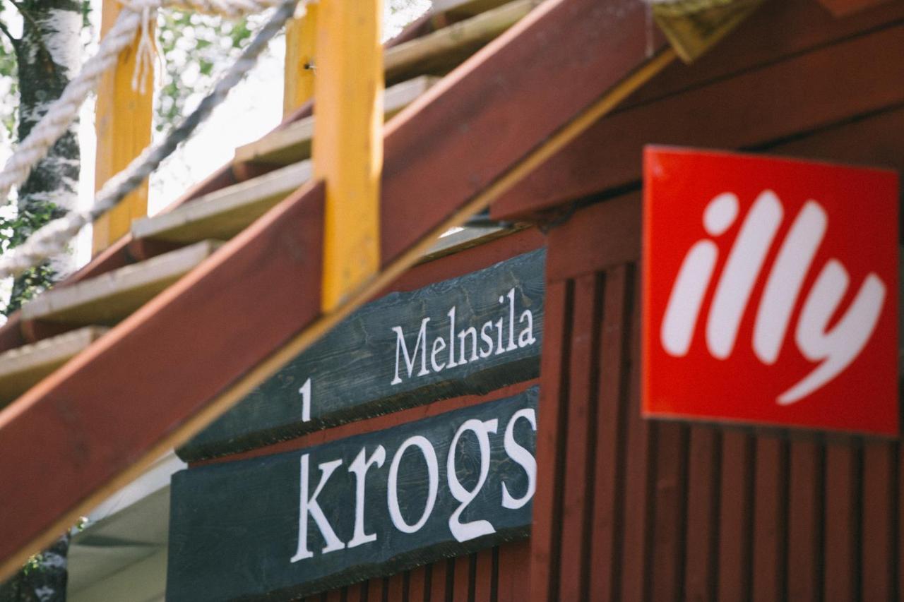 Viesu nams Melnsils - Ferienwohnung Melnsils