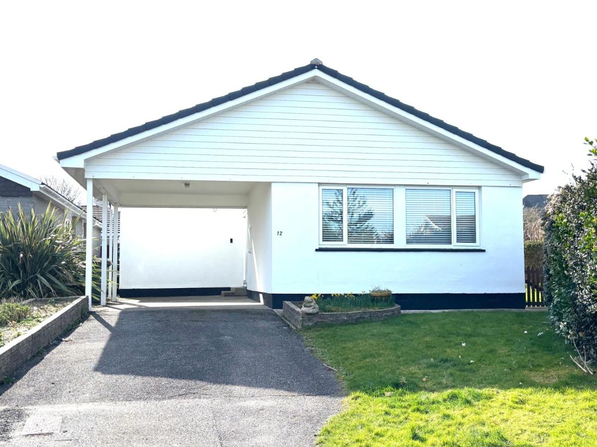 Sea View Bungalow in Carbis Bay Sleeps 6 - Chambres d’hôtes Carbis Bay