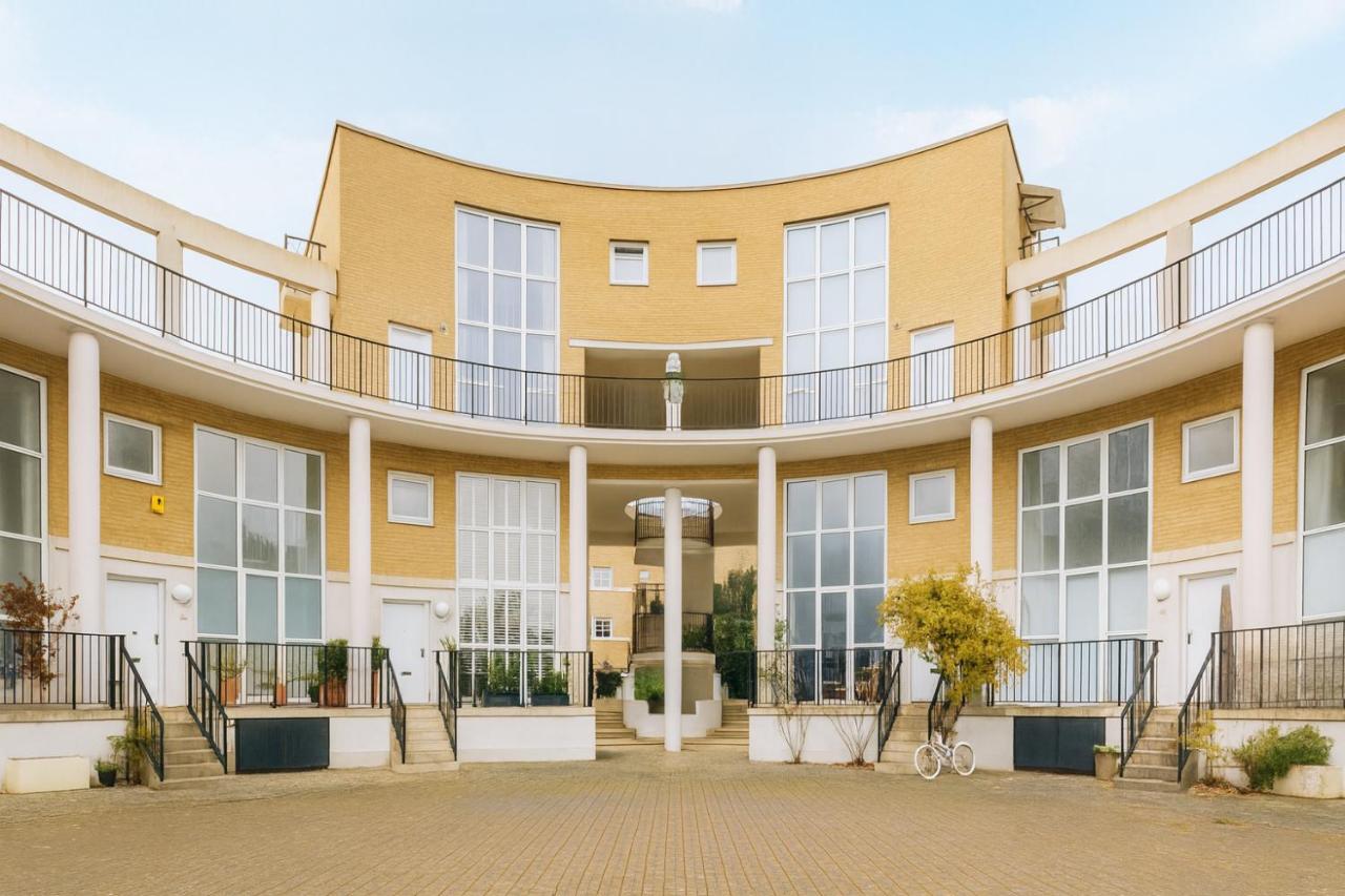 2 Bed Apartment in Surrey Quays - Ferienwohnung London