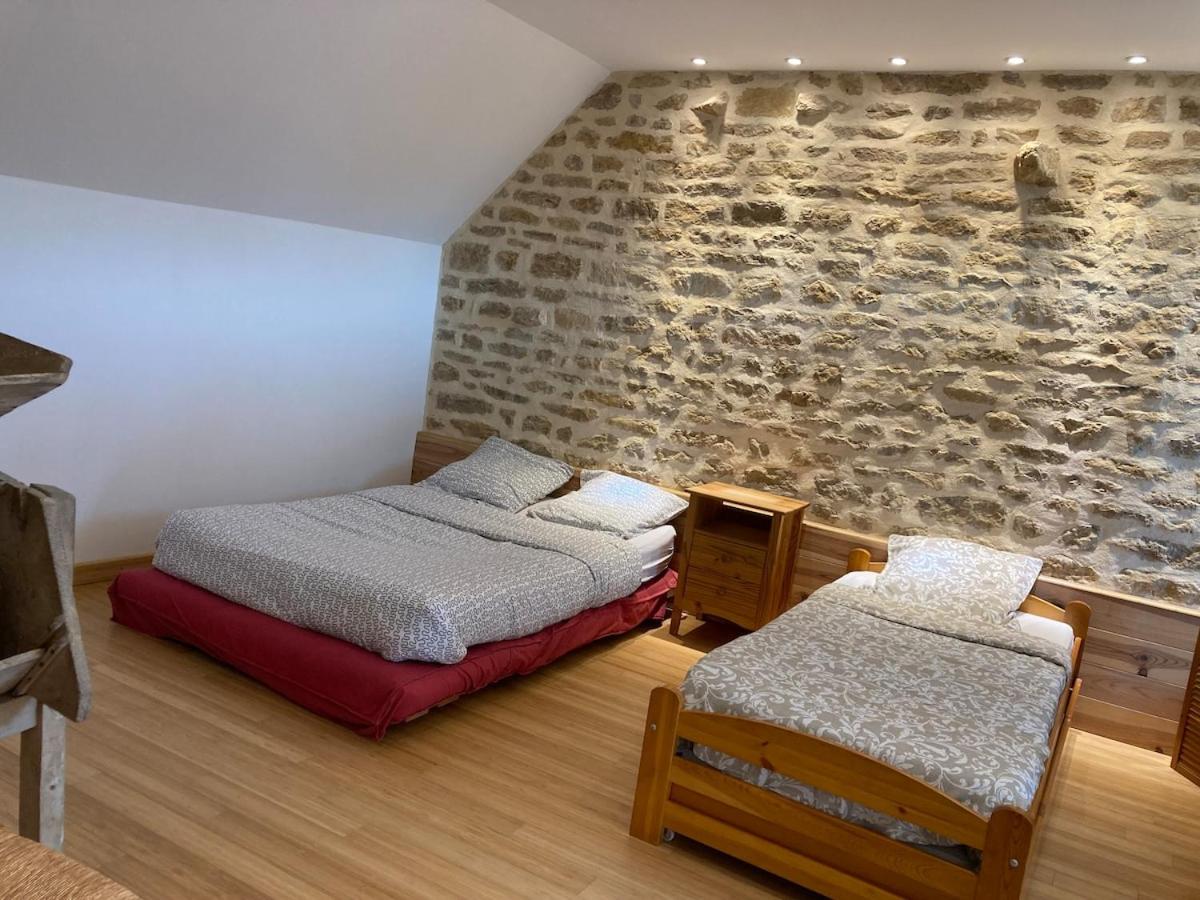 Gite du Tarare au calme dans son écrin de verdure - B&B Oisy