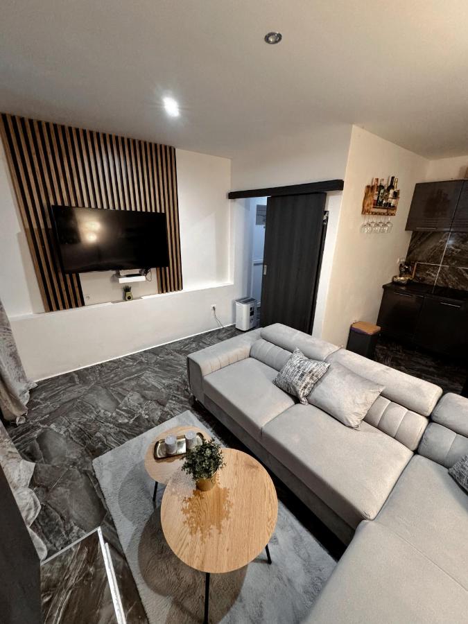 La Monique - Luxury Nautical Apartment - B&B Stará Turá