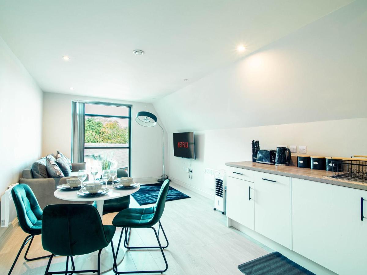 Spacious Central Leeds Apartment for Business & Leisure - B&B Leeds