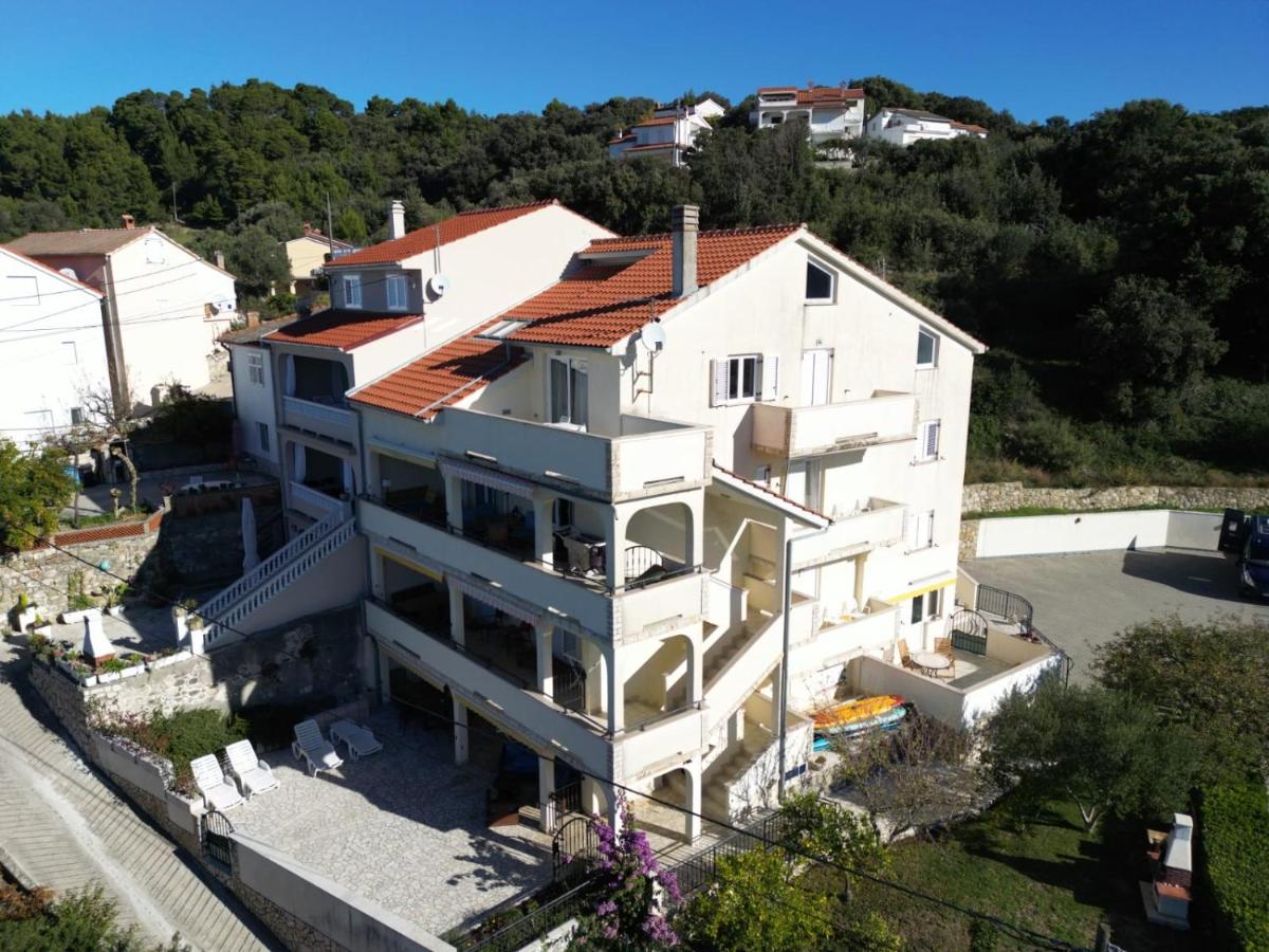 Apartments Trlika - B&B Kampor