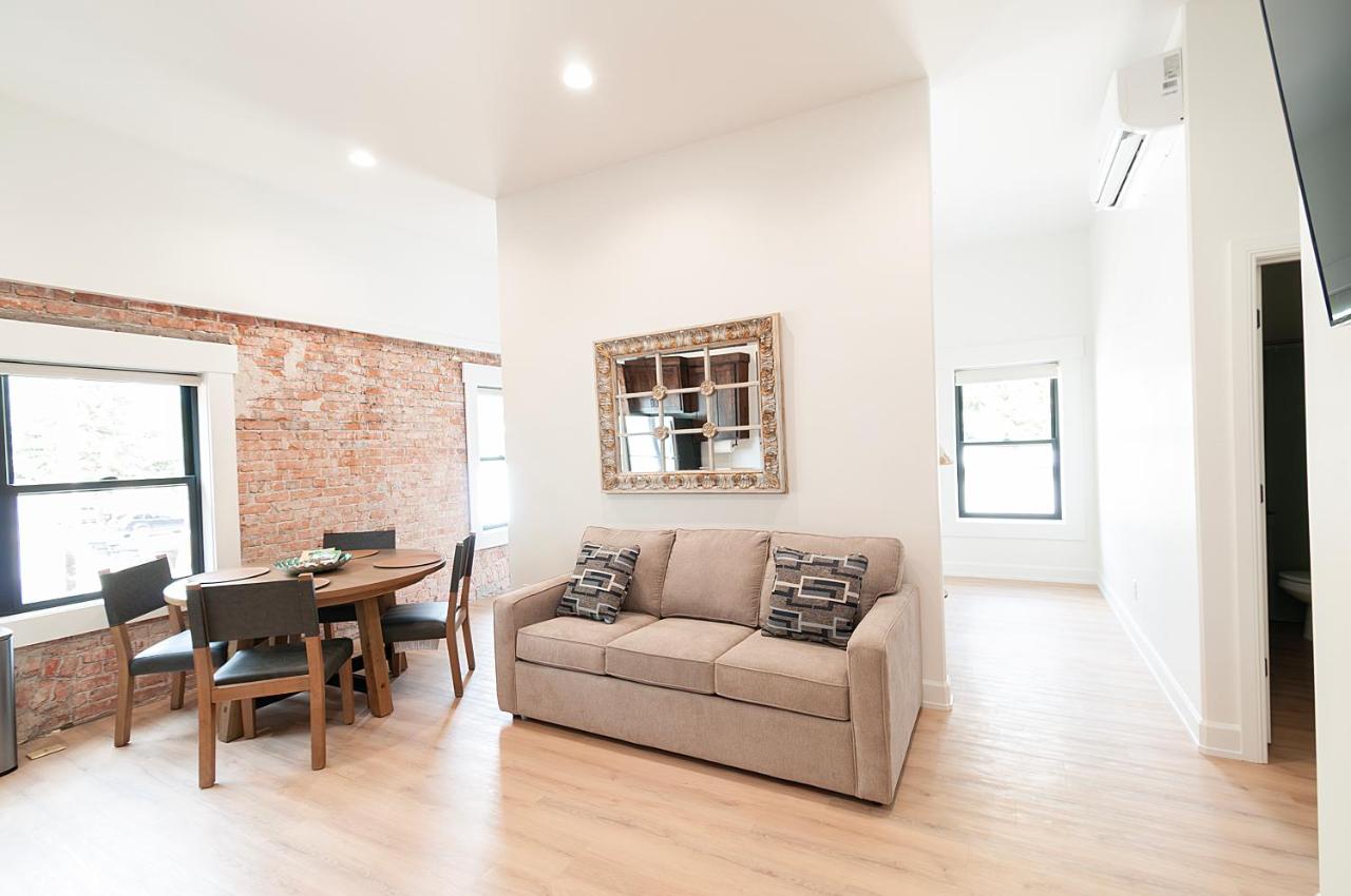 Studio mit Schlafsofa