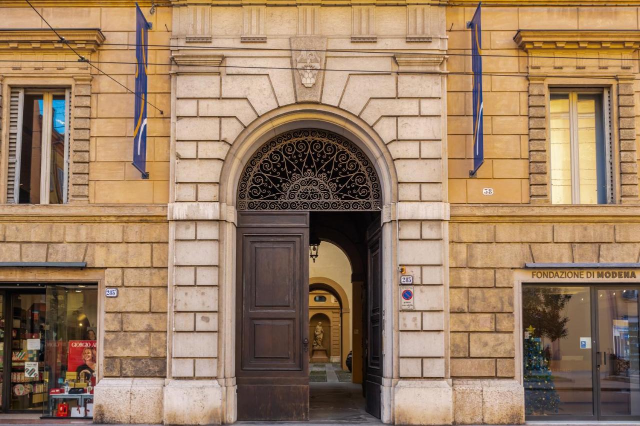 Lusso in Centro - Parking, 9 Persone, 200mq, 3 Bagni - B&B Modena