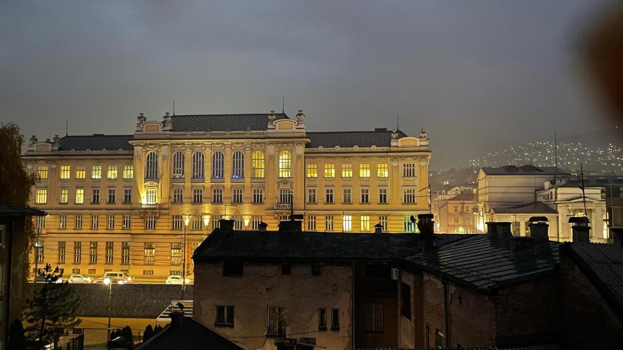 Sarajevo Downtown Post Office View - B&B Sarajevo