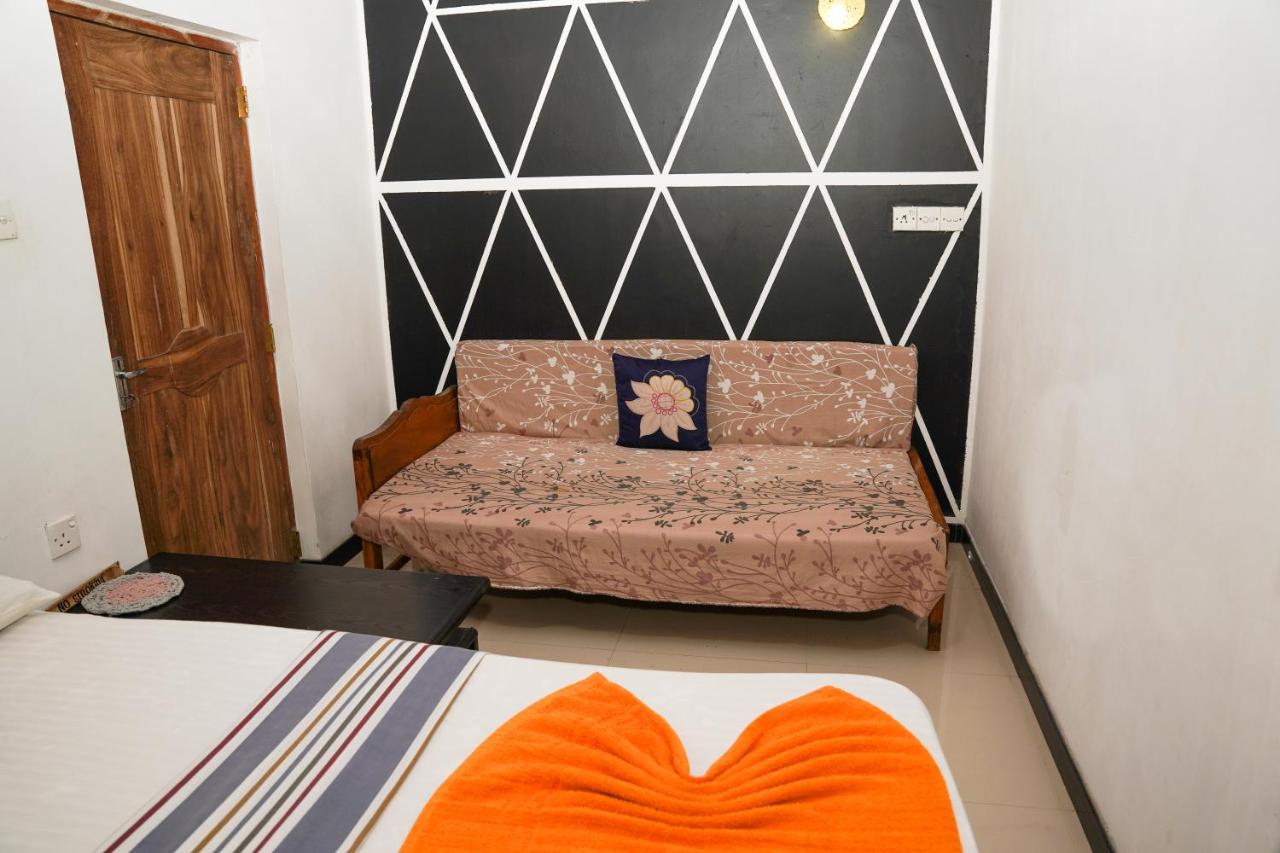 Camera Matrimoniale con Vista Giardino