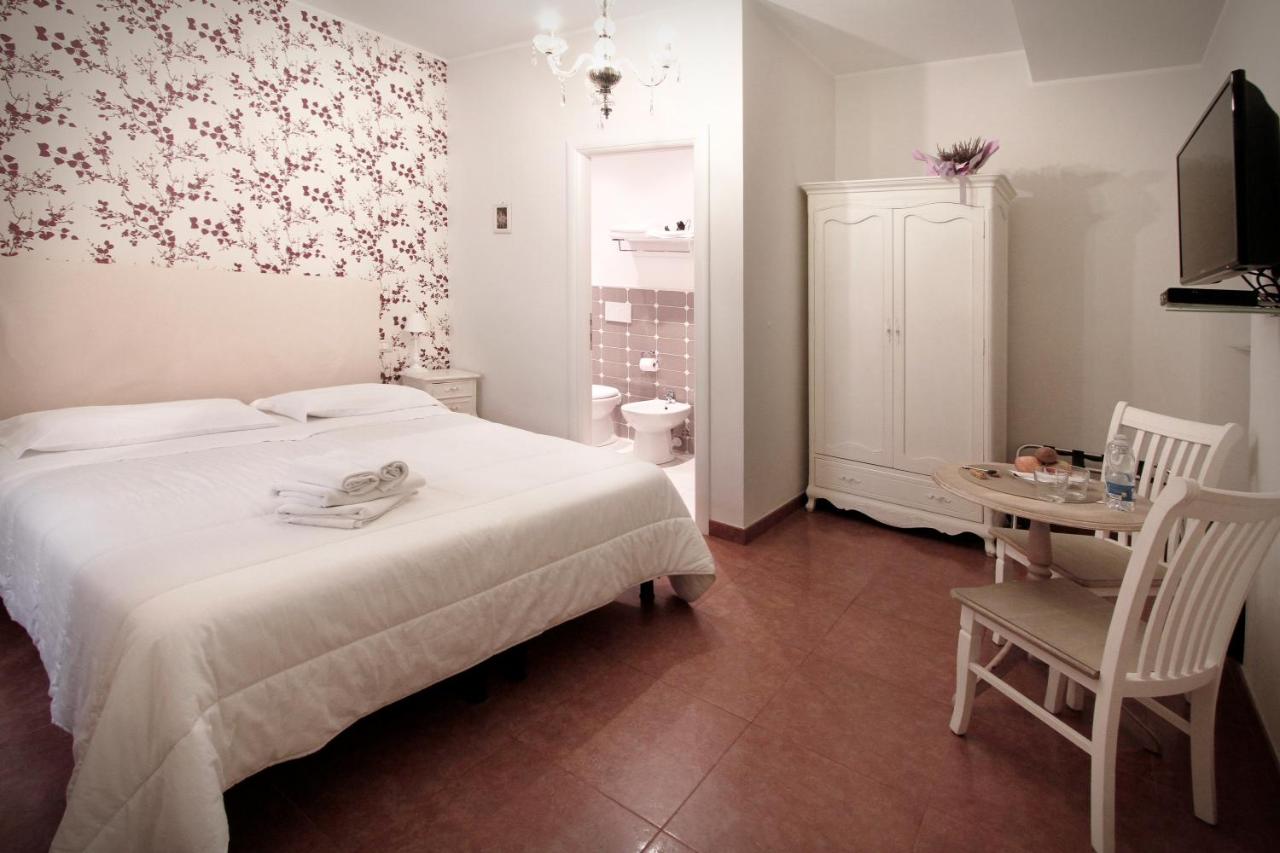 Doppel- oder Zweibettzimmer