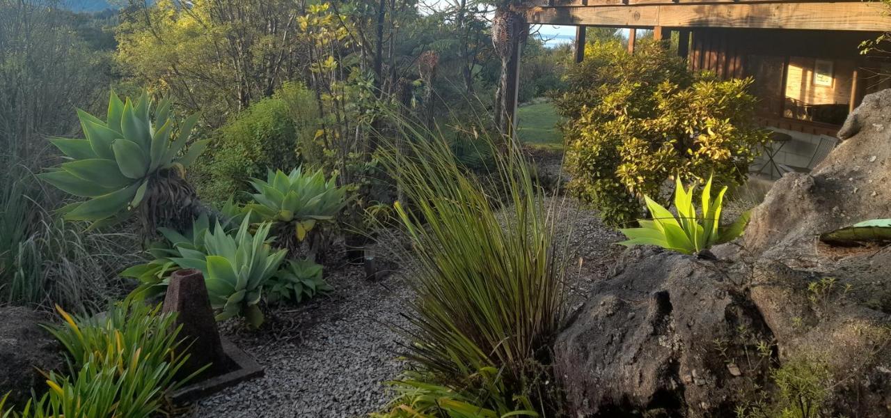 Abel Tasman Kaiteriteri Garden & Sea View Apartment - B&B Kaiteriteri