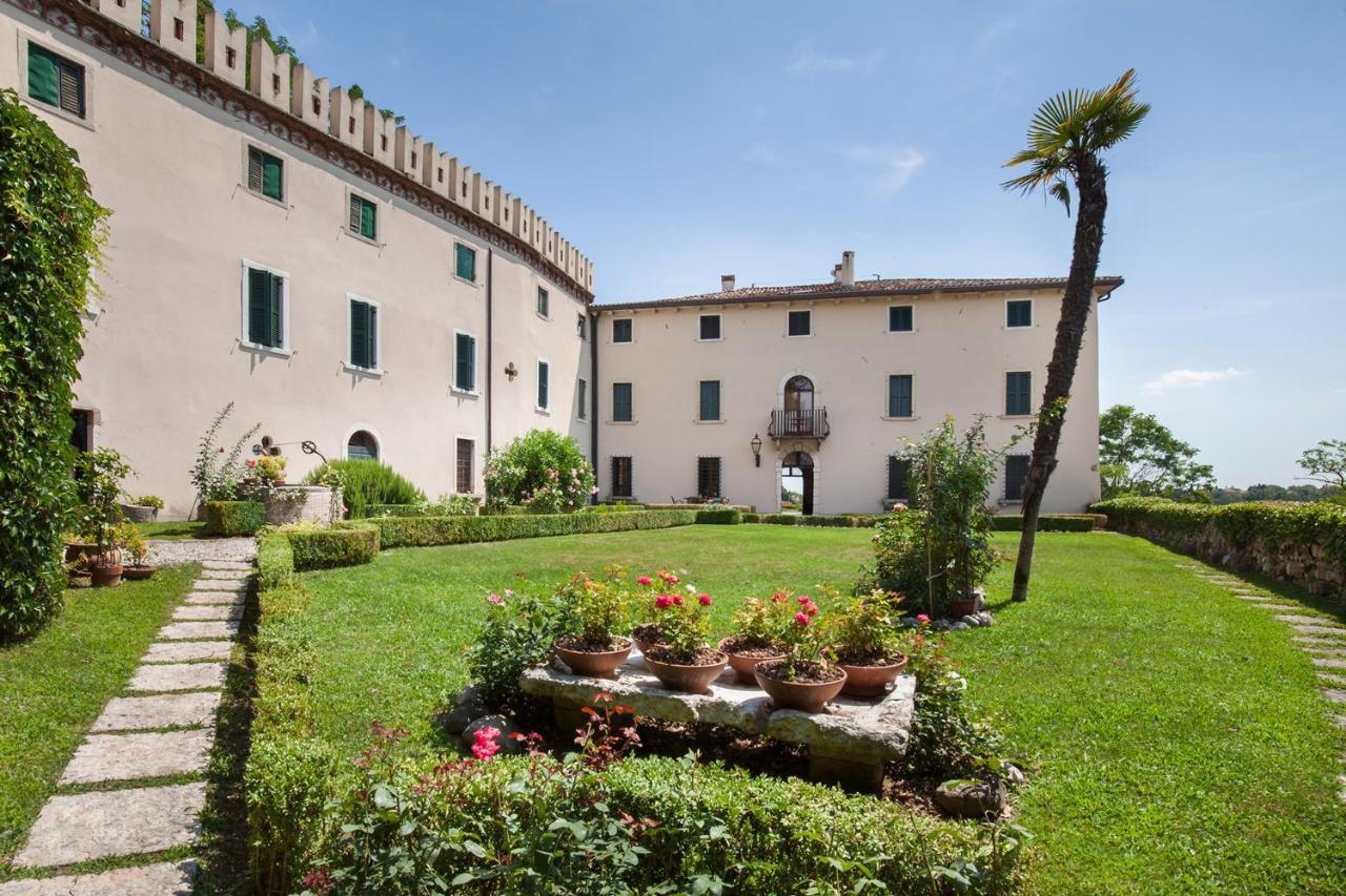 Apartment CastellONE with Pool - Bed and Breakfast Lazise