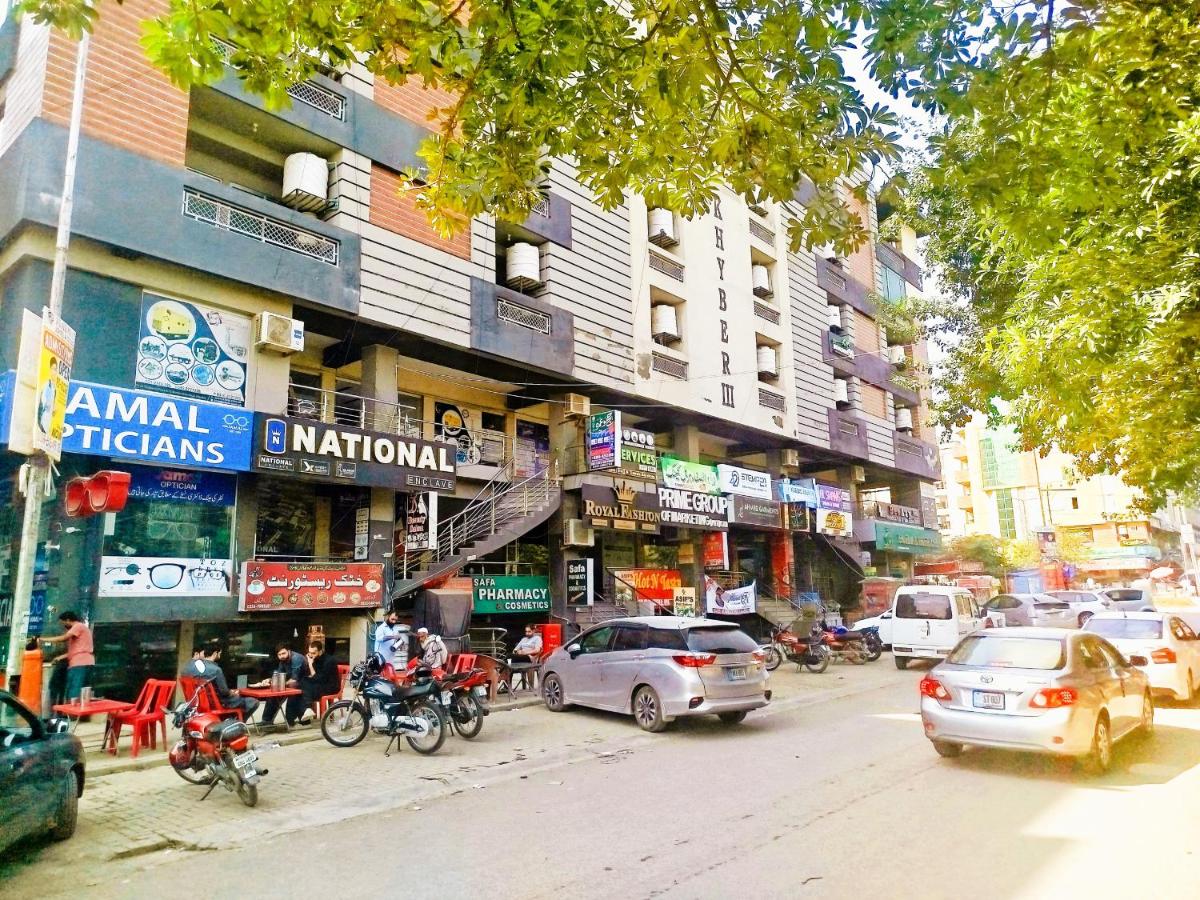 The Warmer Apartment Islamabad - Bed and Breakfast Islamabad