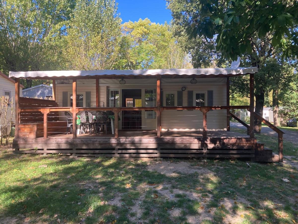 Mobilhome 3 chambres - Bed and Breakfast Mialet