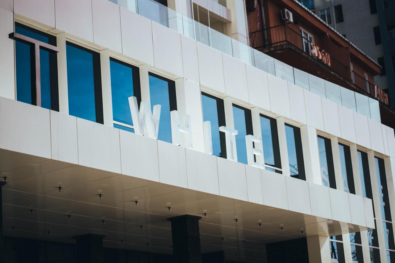 Next White Aparthotel OFFICIAL - B&B Batumi