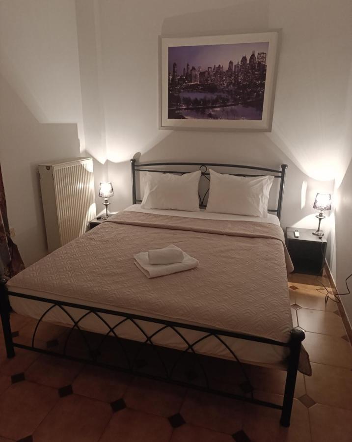 Anatoli's Apartment - Bed and Breakfast Artémida