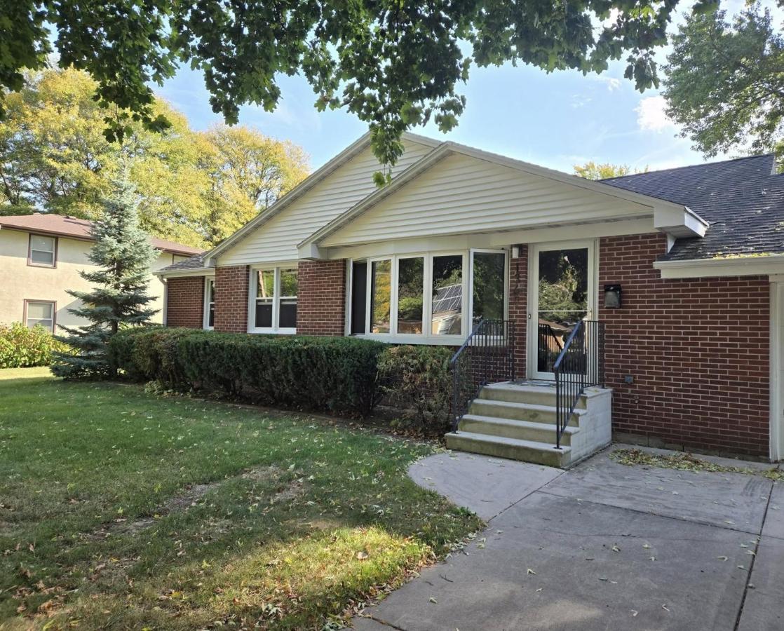 Three Bedroom Ranch walking distance to Lambeau - Ferienwohnung Green Bay