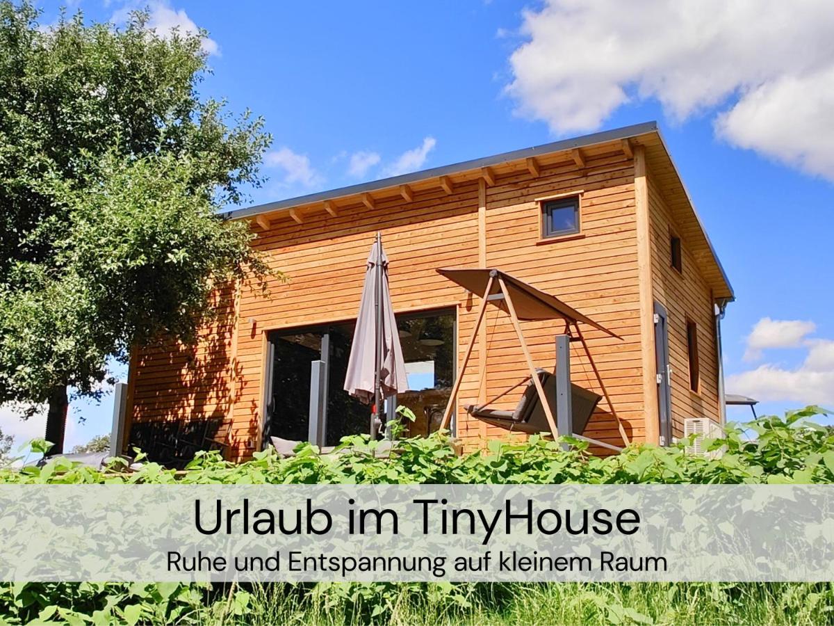 TinyHousebeiDresden unser größtes winziges Häuschen für bis zu 7 Personen, Kaminofen, große Terrasse - Nähe Sächsische Schweiz - Von Juni - September Mindestmietzeit 1 Woche Sa-Sa - Bed and Breakfast Großharthau