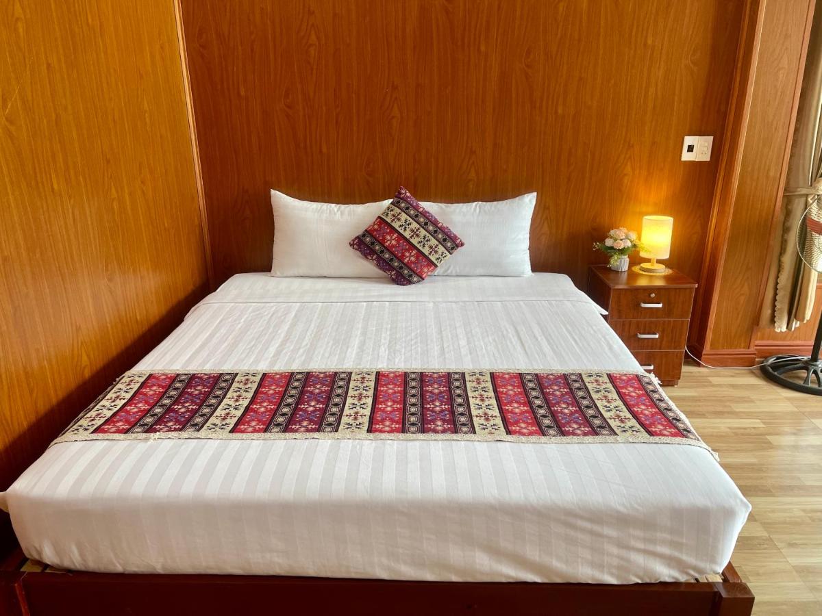 Single Room with Lake View