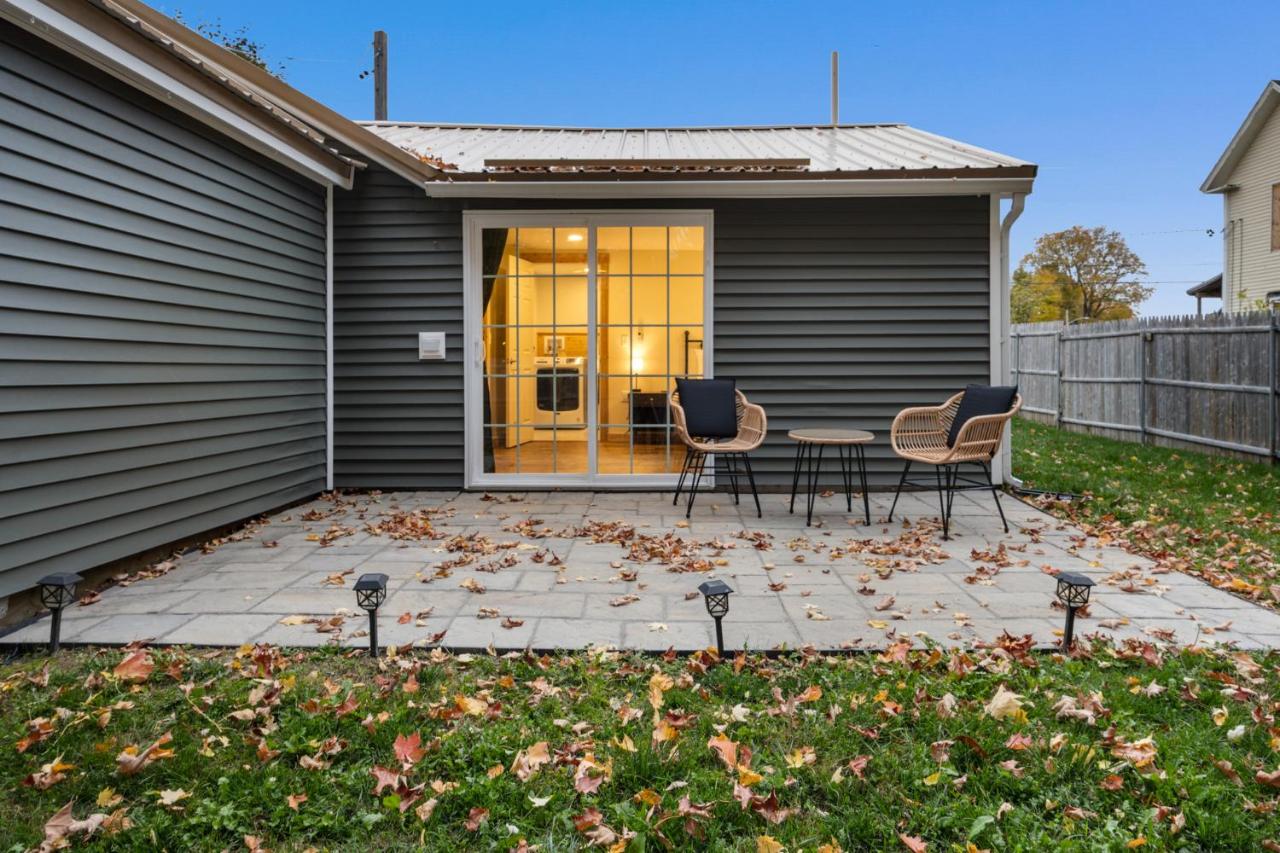 Modern Home with Fast WiFi & Private Patio - B&B Pittsfield
