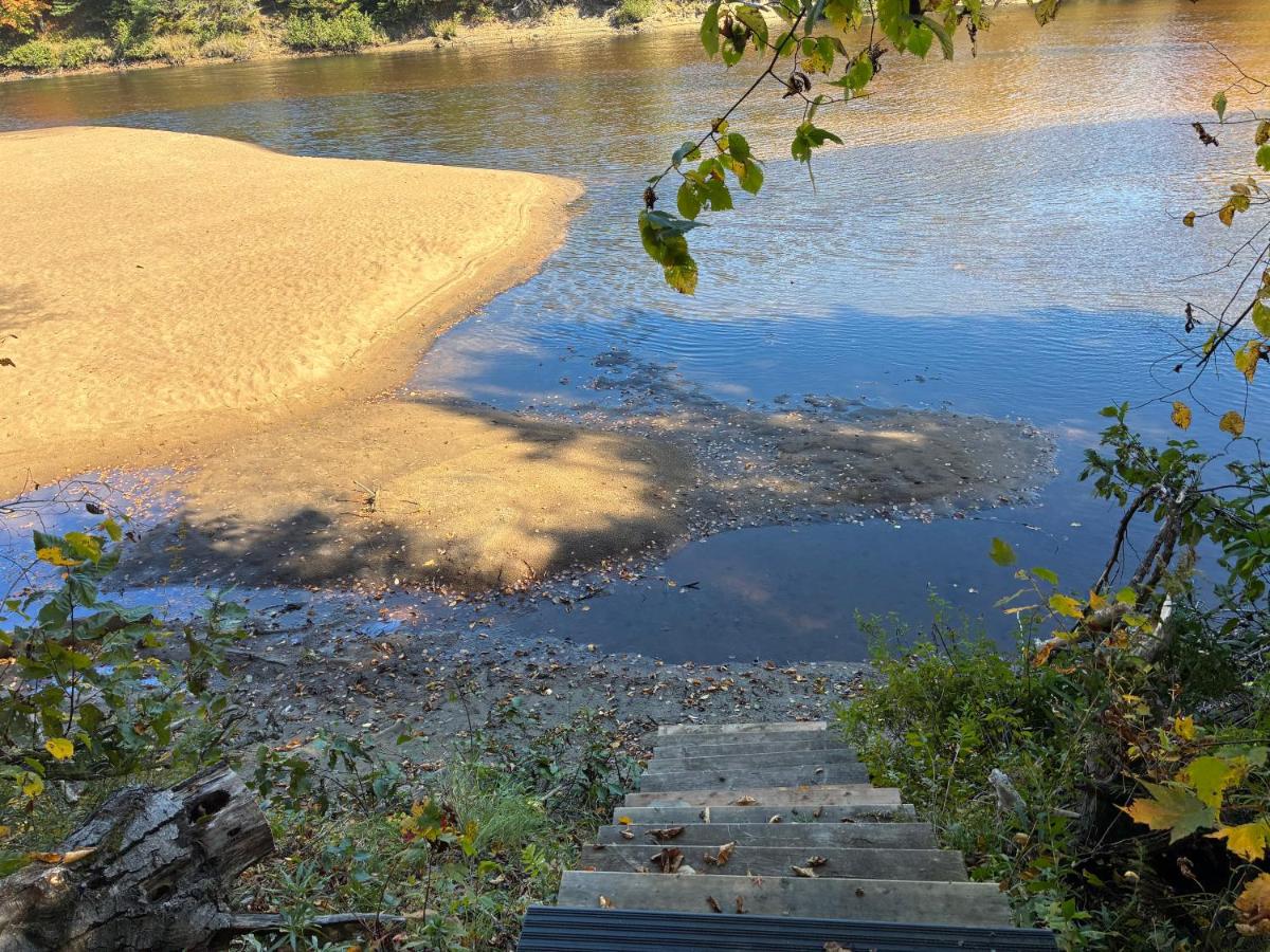 Chalet La Conception - Bord de Rivière - B&B La Conception