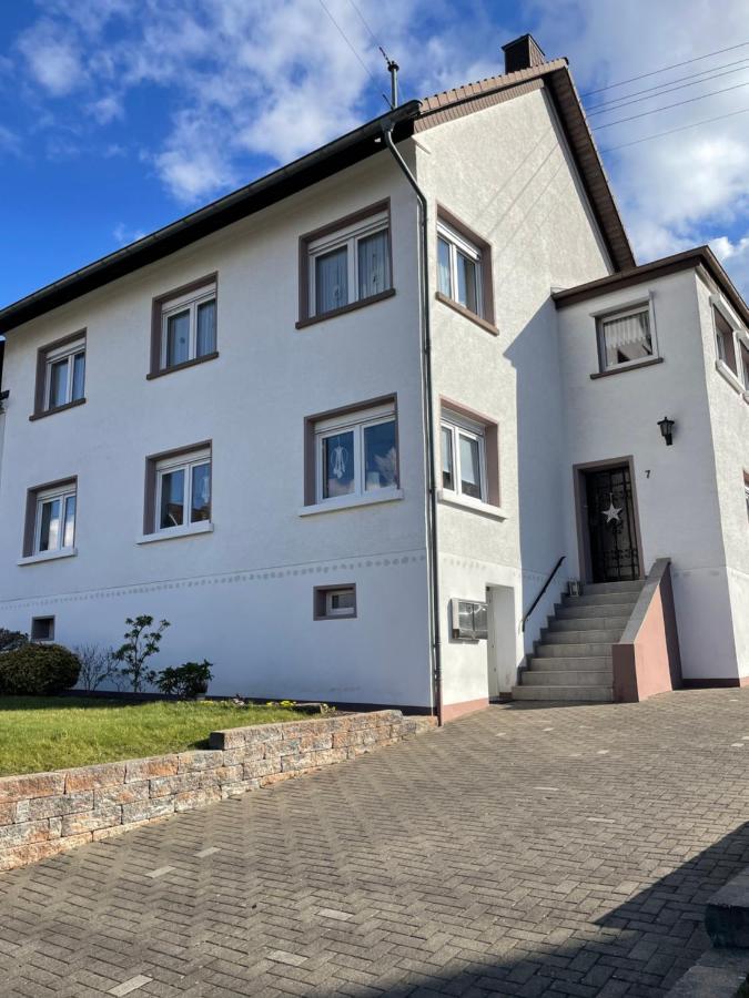 85qm mit Garten und eigener Garage für 6 Personen, Moderne trifft Tradition - Apartment "Rosie" - B&B Riegelsberg