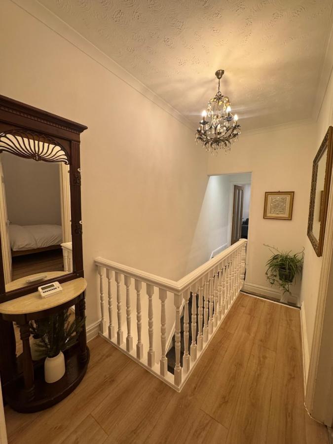 Bright & Stylish 3-Bedroom Flat - B&B Ipswich