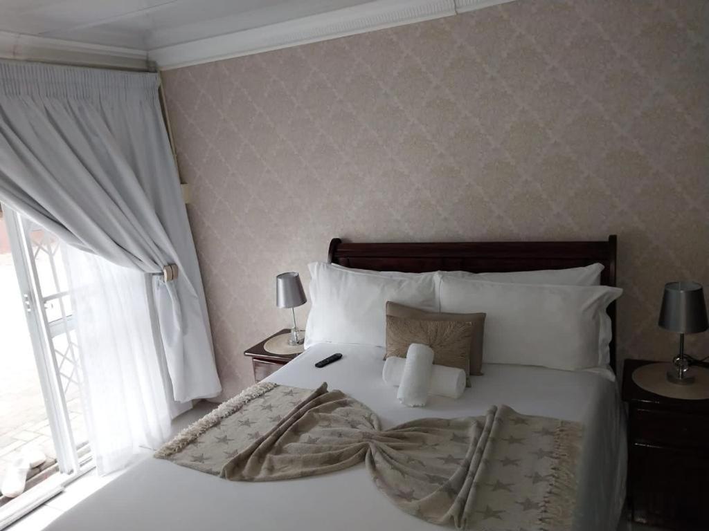 Liyoli Guesthouse - B&B Mthatha