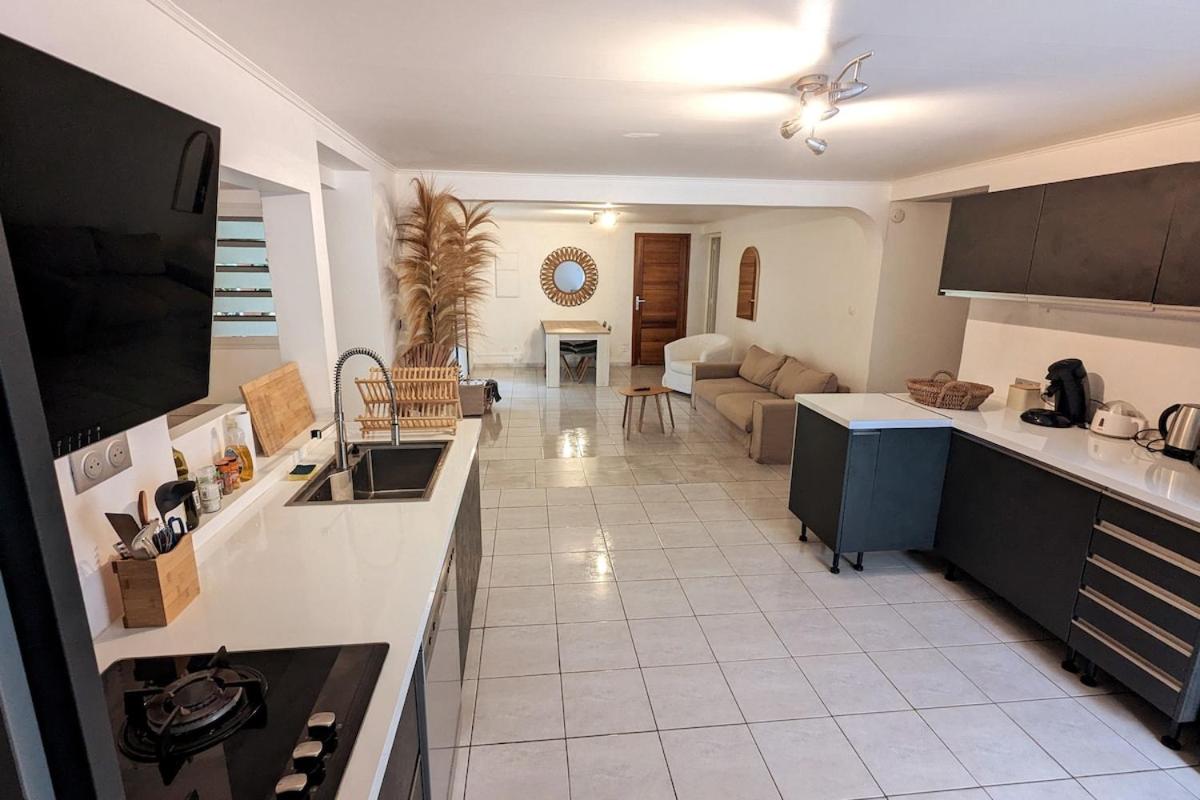 Appartement T3 avec jacuzzi et terrasse privée - Chambres d’hôtes Saint-Pierre