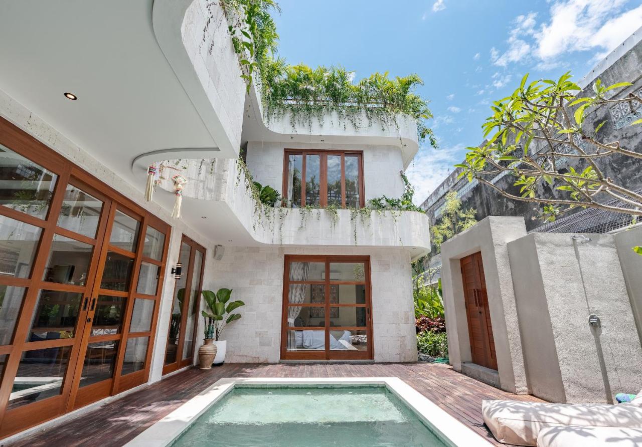 The Urban Retreat Seminyak Private Villas with Pool and Butler for Families and Groups - B&B Seminyak
