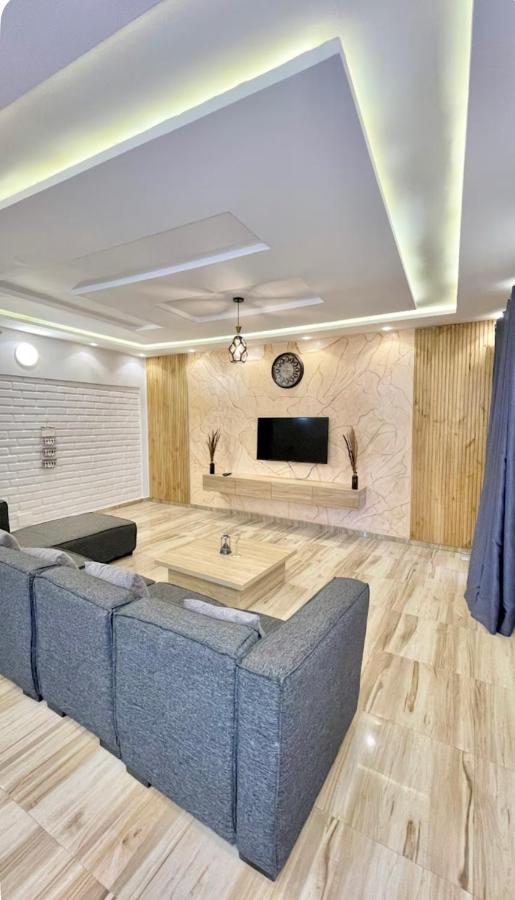 trois chambres et salon avec balcon à Porto Novo - Chambres d'hôtes Porto Novo