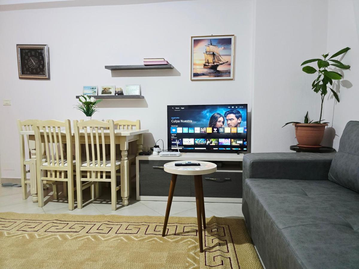 Kasim Cozy Apartment- N&S Terminal - B&B Bregu i Lumit