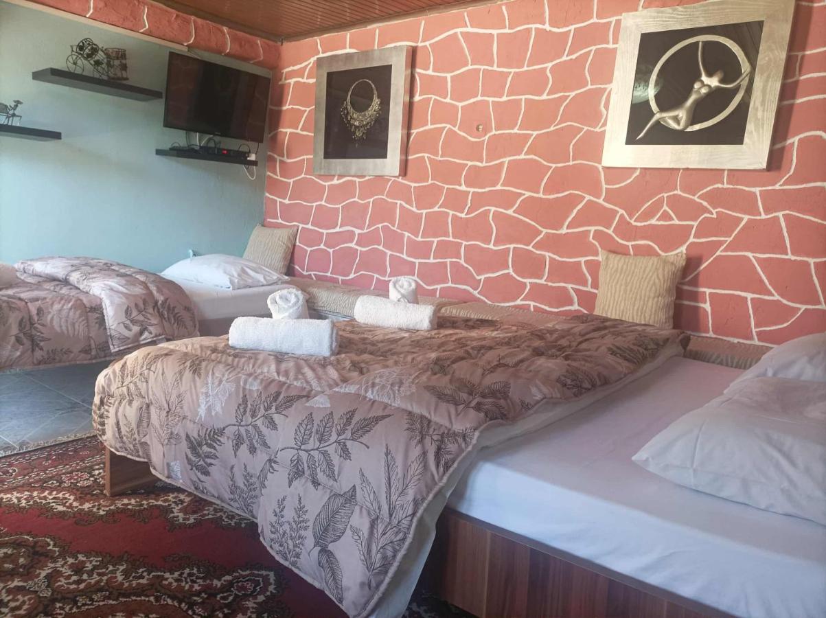 The cave of Cyclops - B&B Mákri