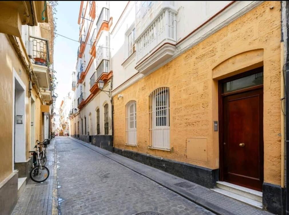 Roy's Cadiz Inn - B&B Cádiz