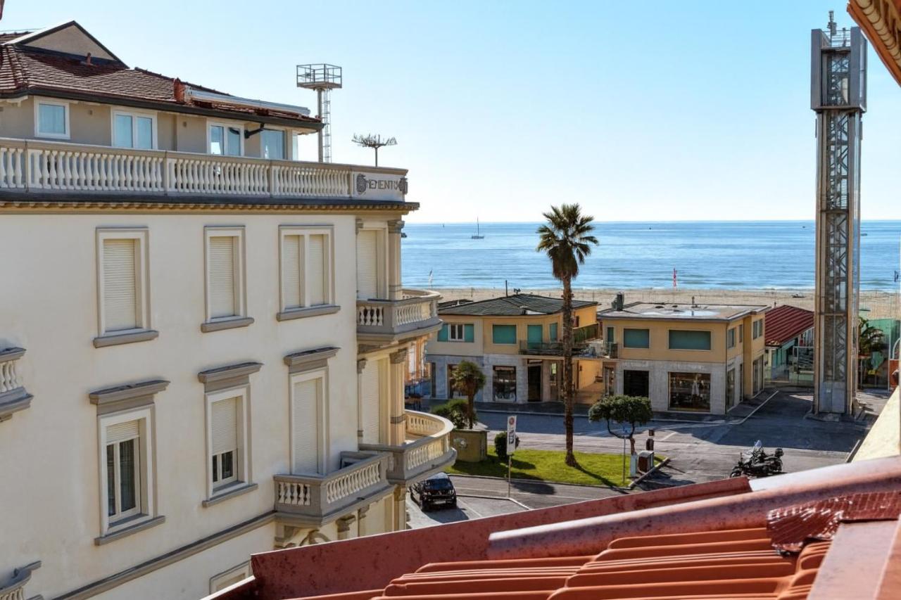 Front Beach Apartments - Attic - Ferienwohnung Viareggio