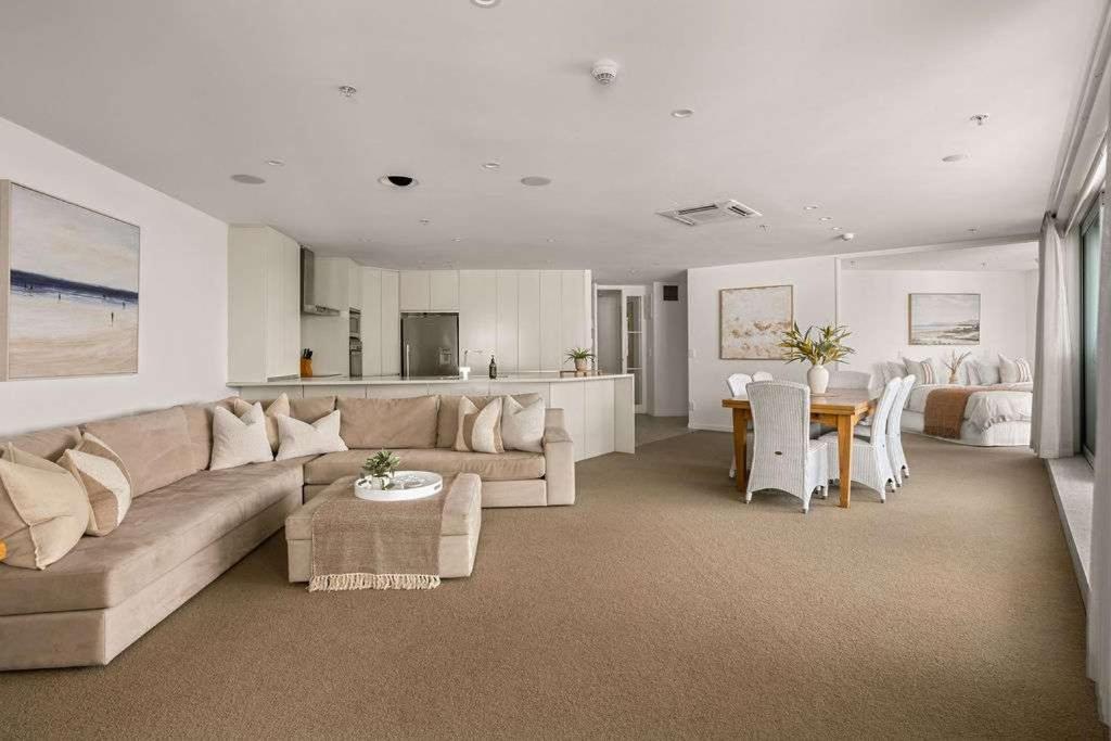 Sunrise to Sunset Ocean Harbour Views Pool Spa Gym - B&B Mount Maunganui