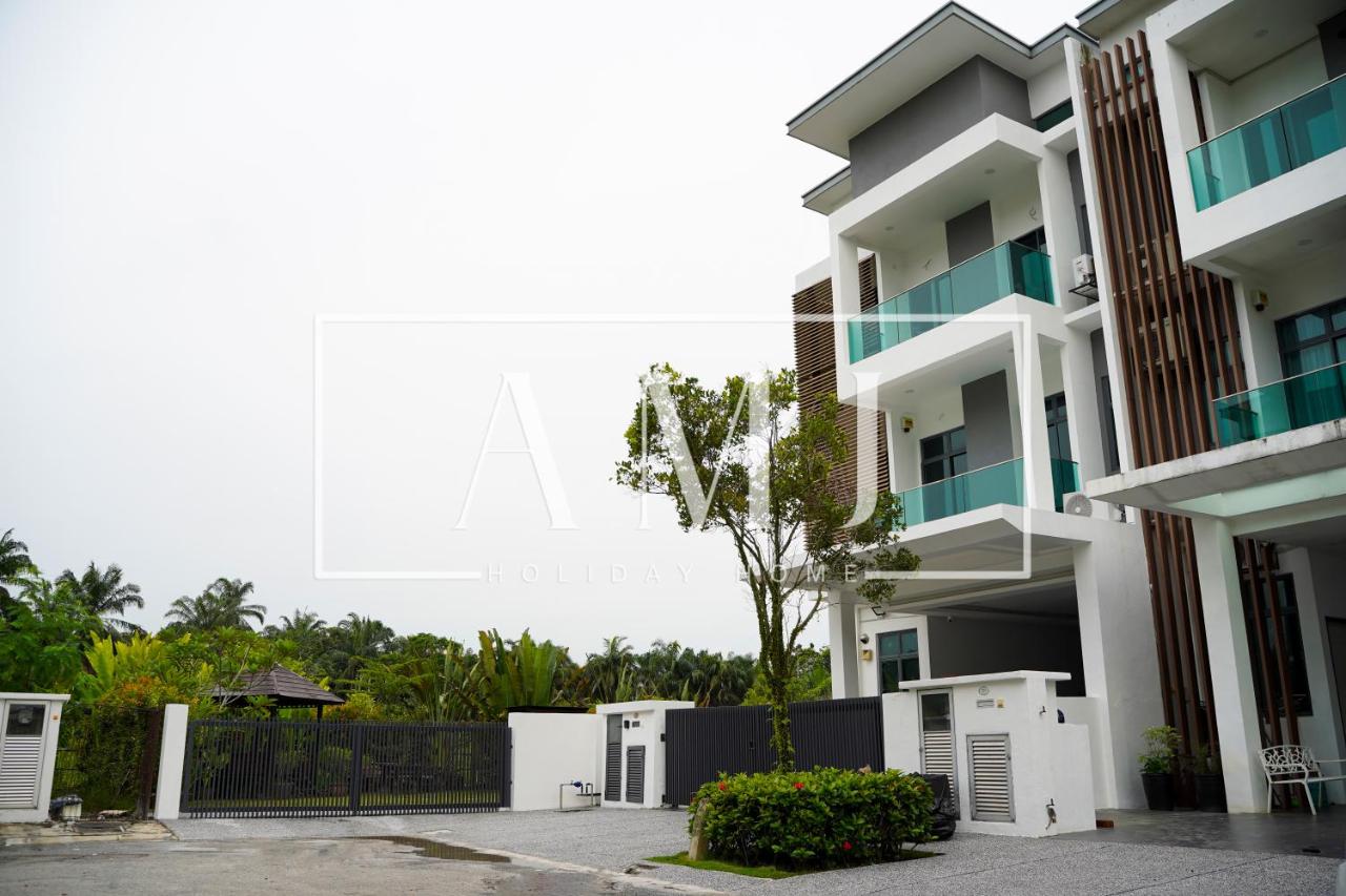 Cyberjaya - Puchong Luxury Private Swimming Pool Villa with BBQ - Corner lot up to 20 Guests - B&B Puchong