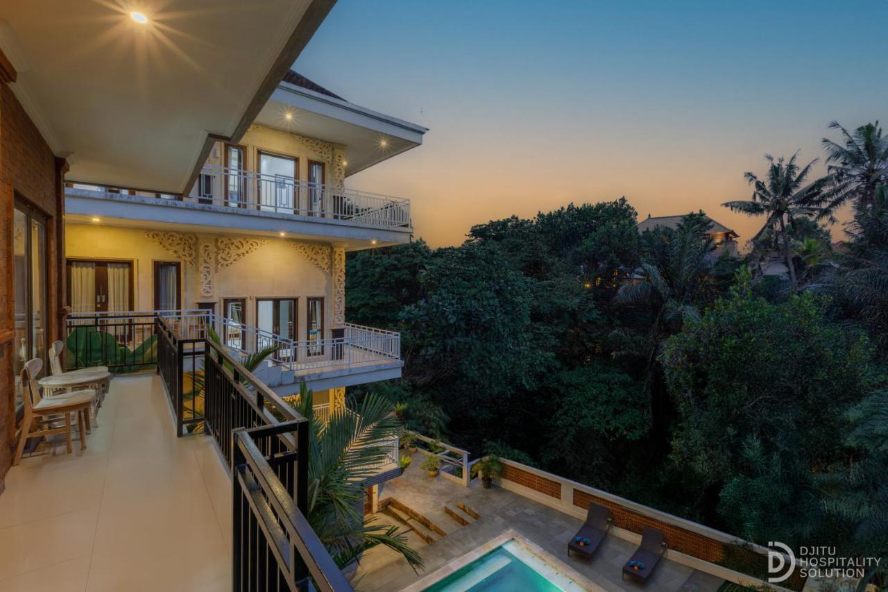 Superior Double Room with Pool View