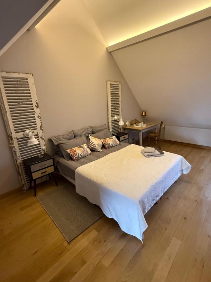 Deluxe Room (2 Adults + 1 Child)