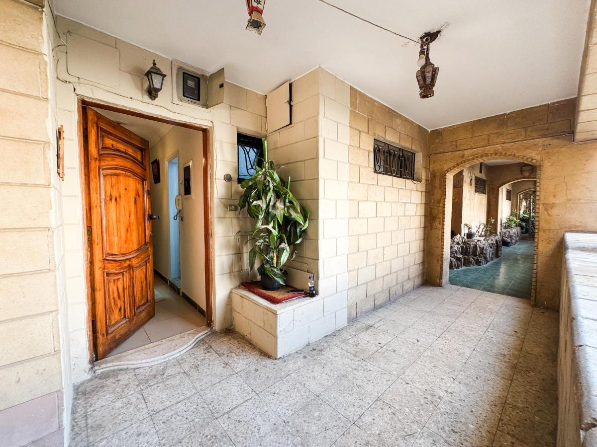 Cozy 2BR Duplex in Maadi with Modern Comforts - B&B Cairo