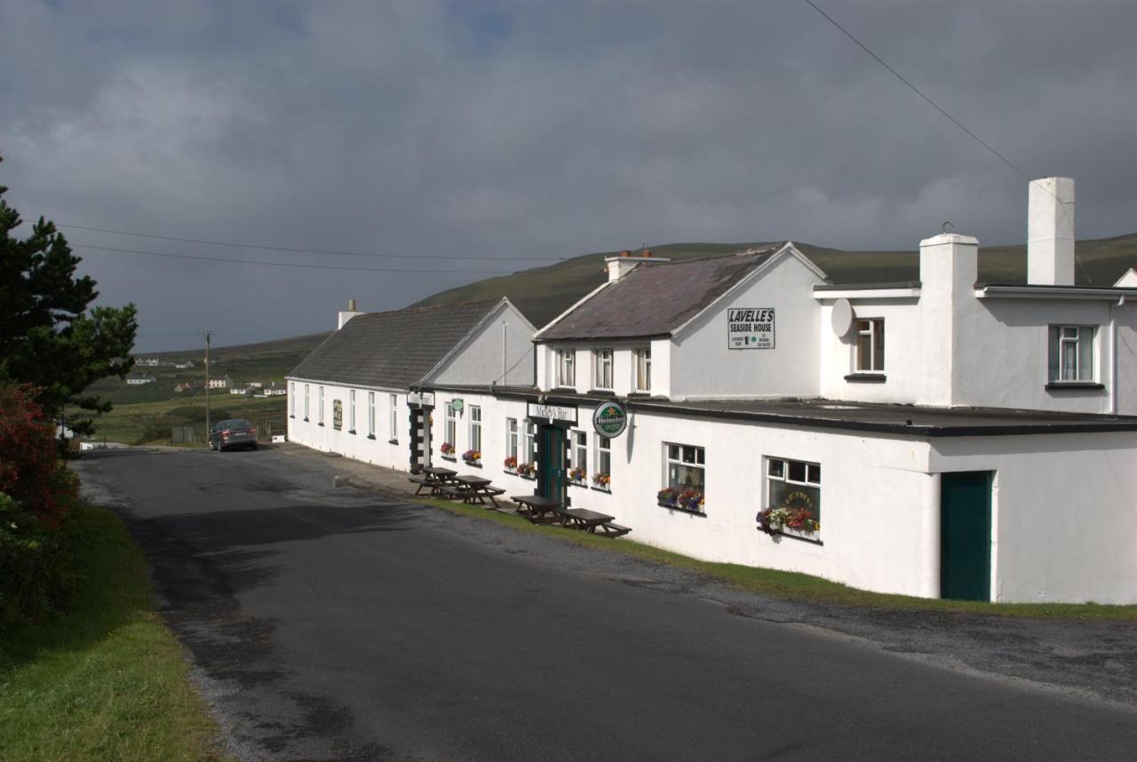 Lavelle's Seaside House & Mickey's Bar - Ferienwohnung Gob an Choire