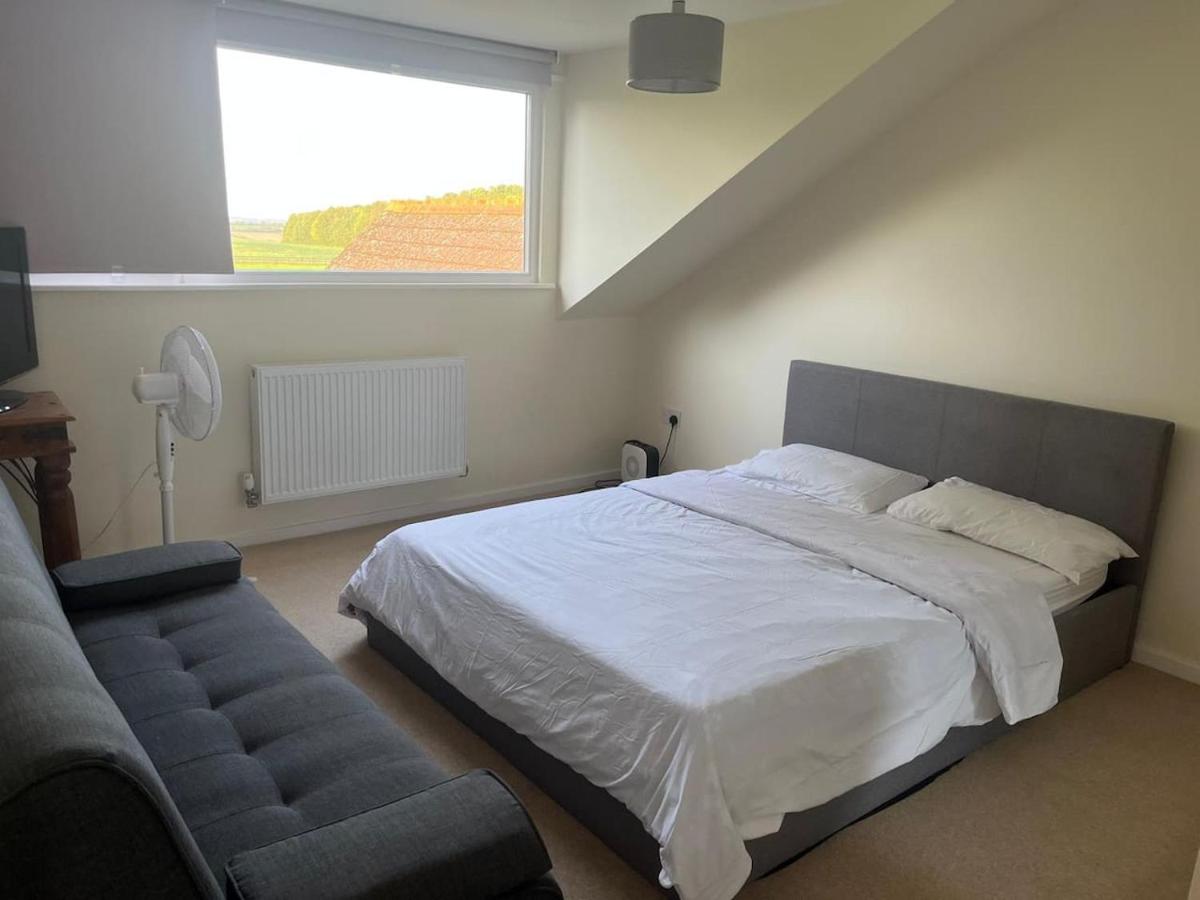 Grand 5BR Home in Market Harborough with Parking - B&B Market Harborough