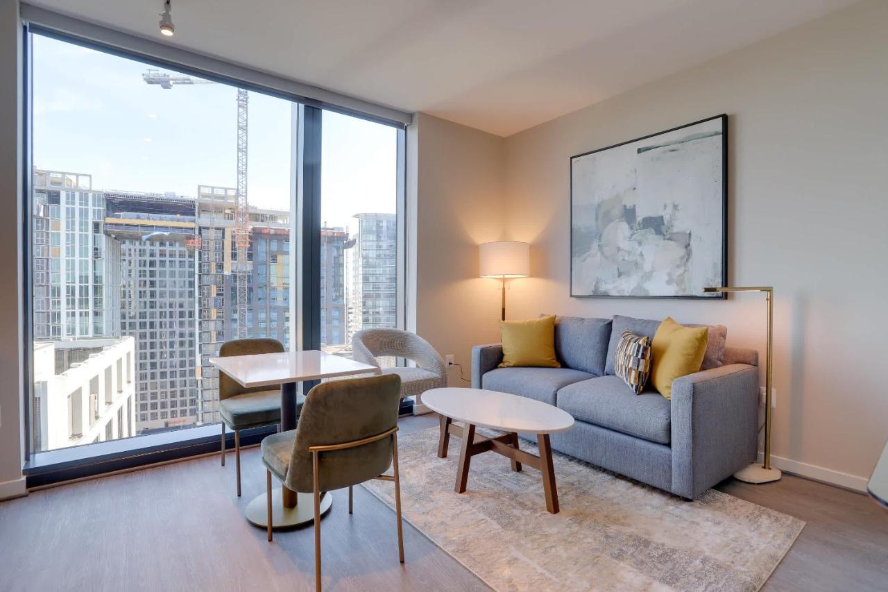 Sojourn Rosslyn Gym Pool Rooftop & Free Parking - B&B Arlington