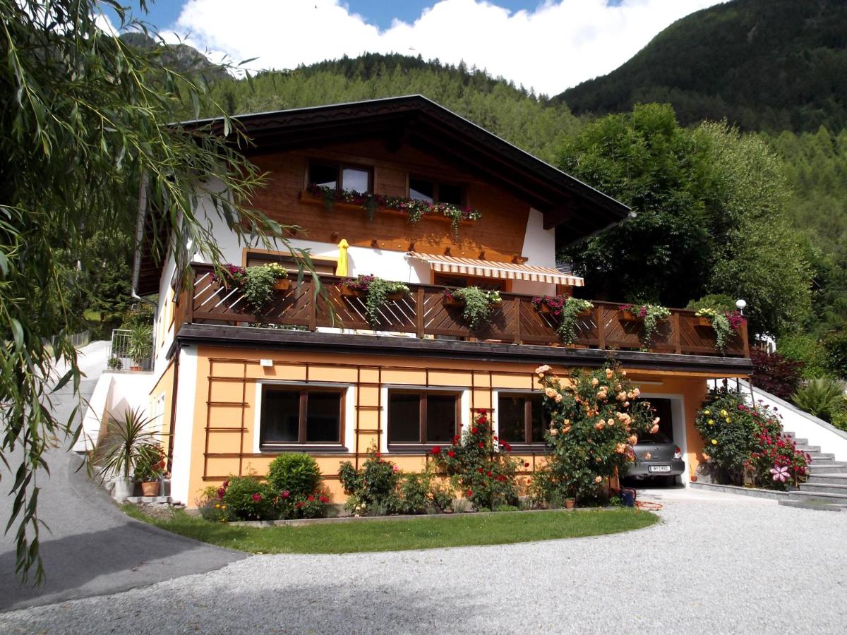 B&B Umhausen - Haus Domenig - Bed and Breakfast Umhausen