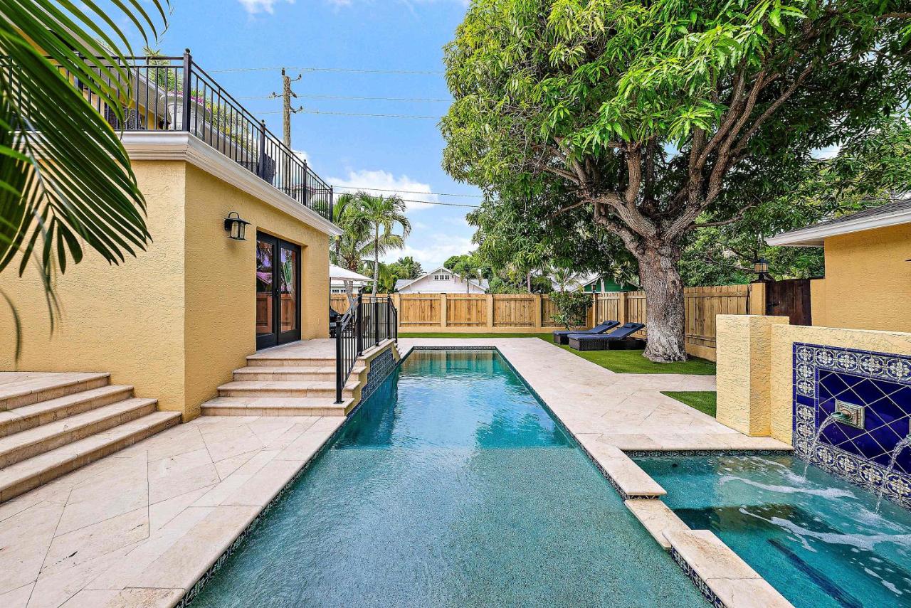 Palm Haven - Tropical Chic Home with Pool in Grandview Heights - B&B West Palm Beach