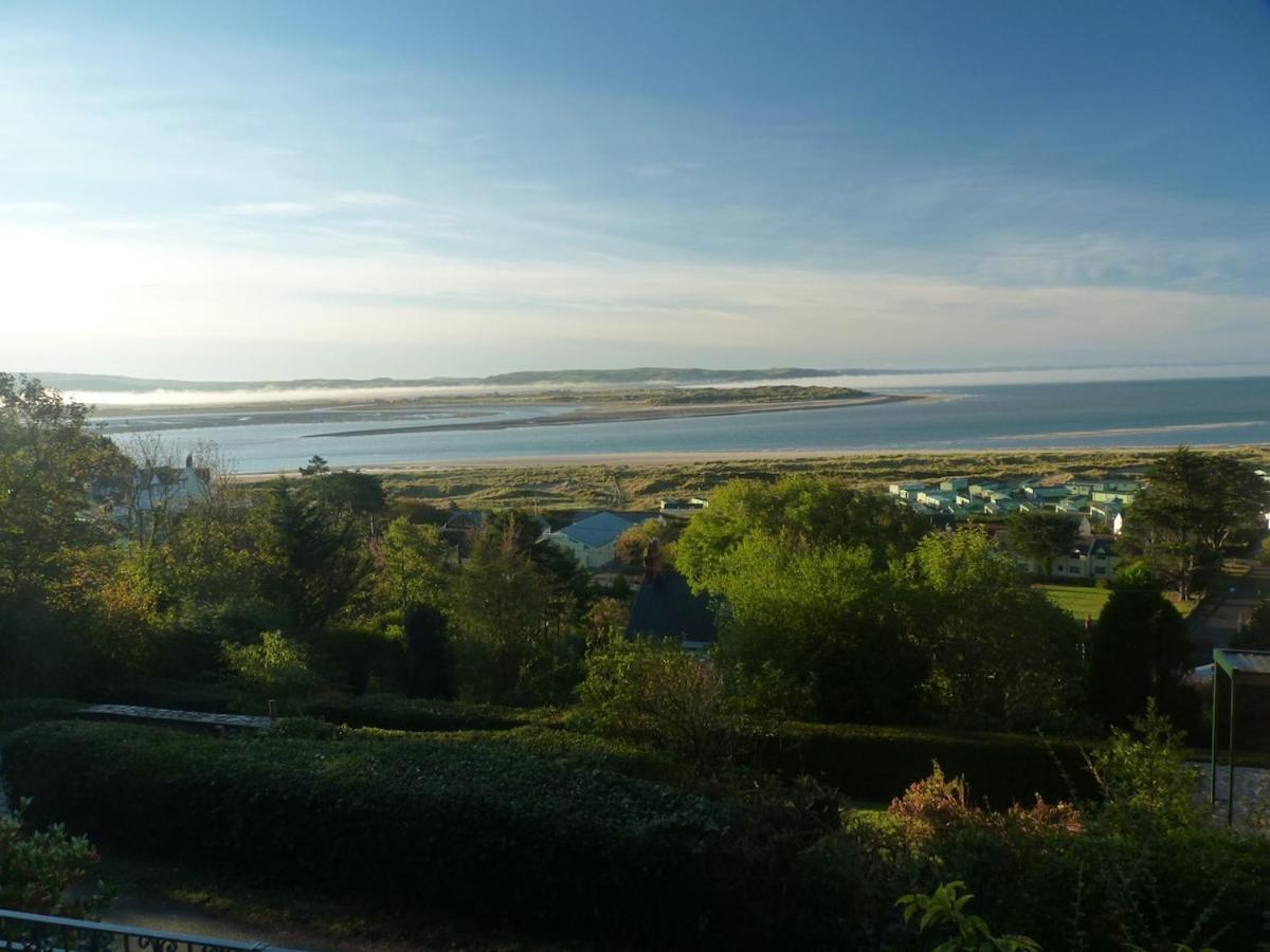 High Mead - family house with spectacular views - B&B Aberdyfi