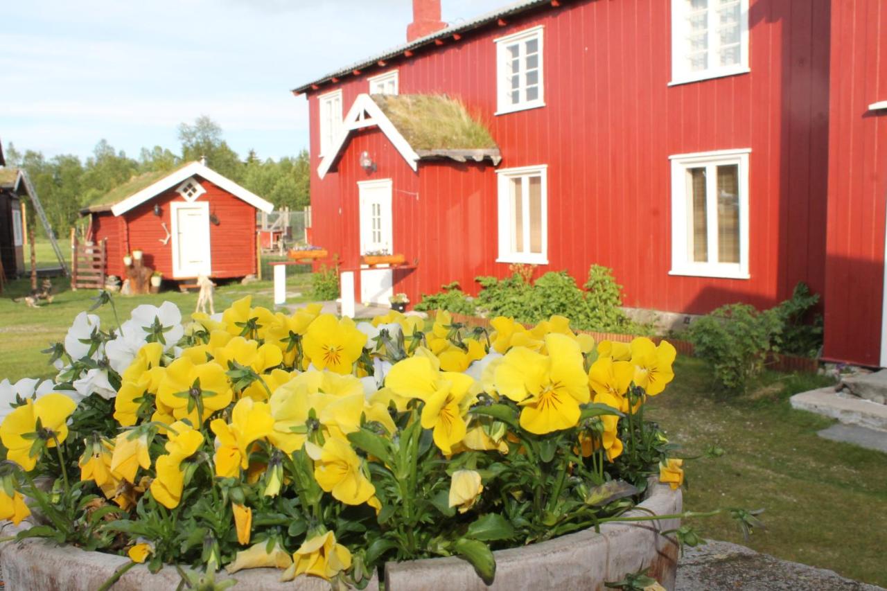 Small Cottage with Shared External Bathroom