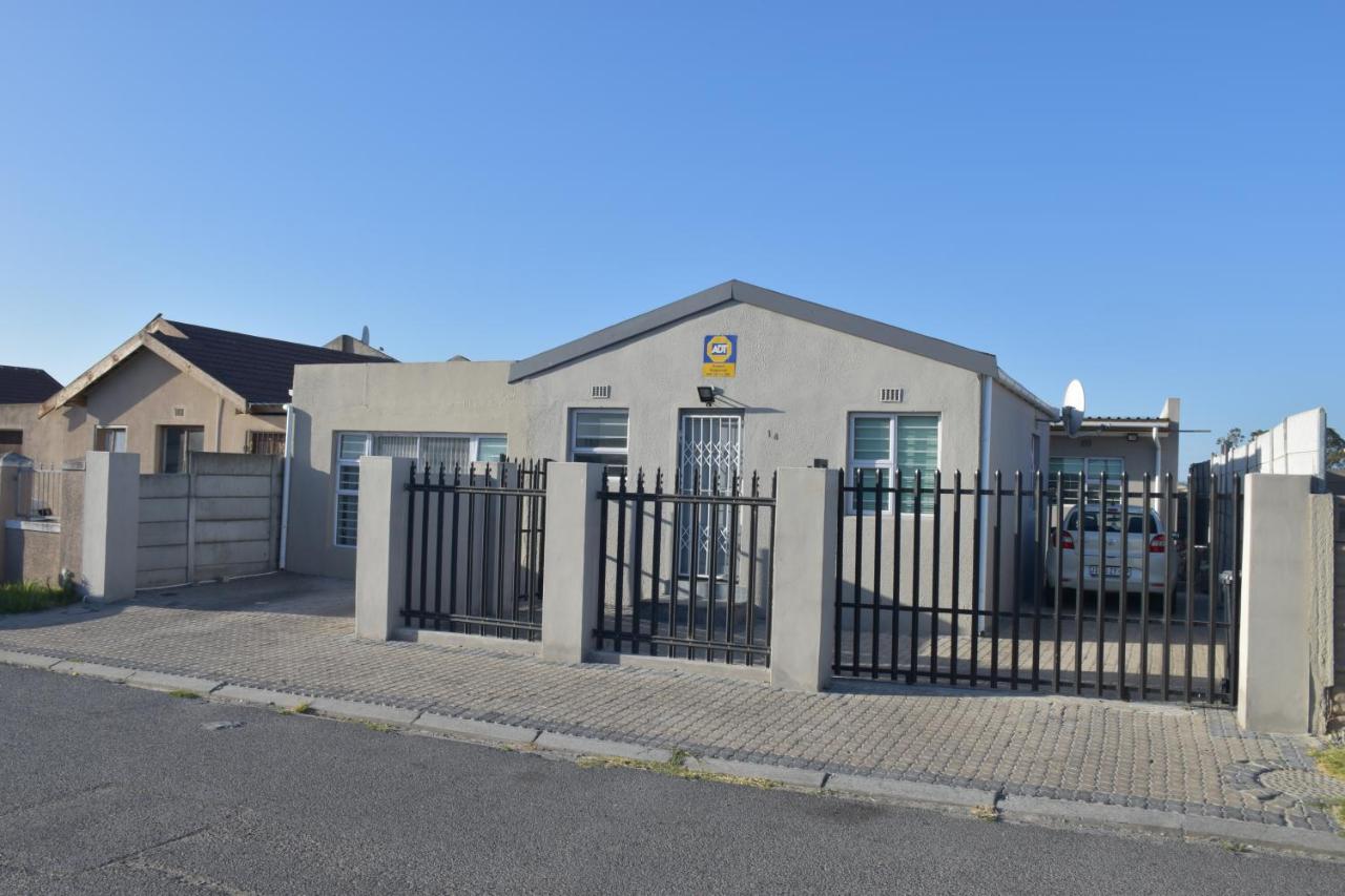 Blade Flatlet 2 - B&B Silver Sands