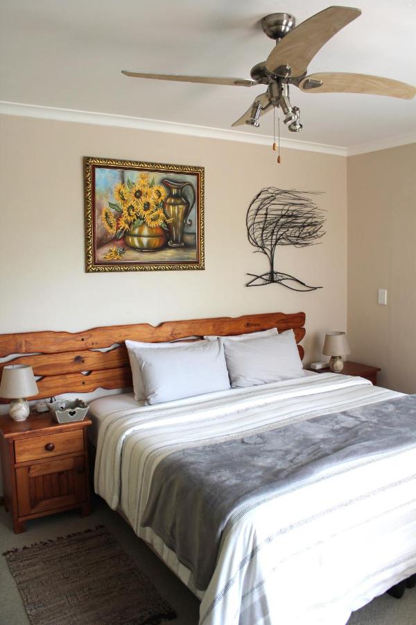 Kamer met Kingsize Bed en Uitzicht op de Tuin