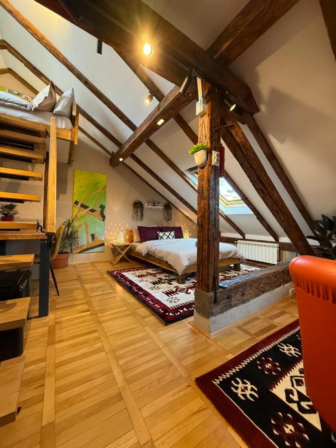 The Cozy Main Square Rooftop - Ferienwohnung Pristina