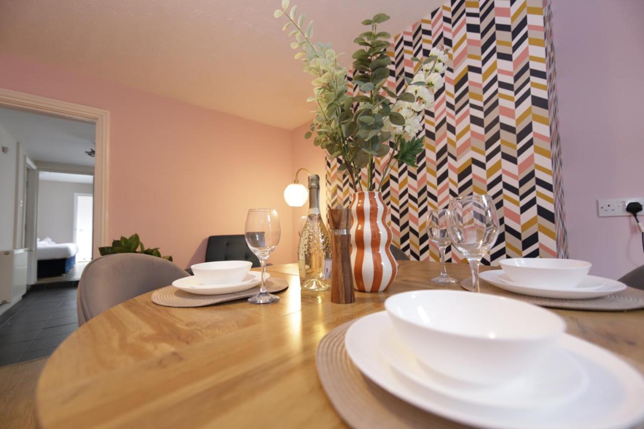 Stylish central location 3 bedroom house - Bed and Breakfast Ely